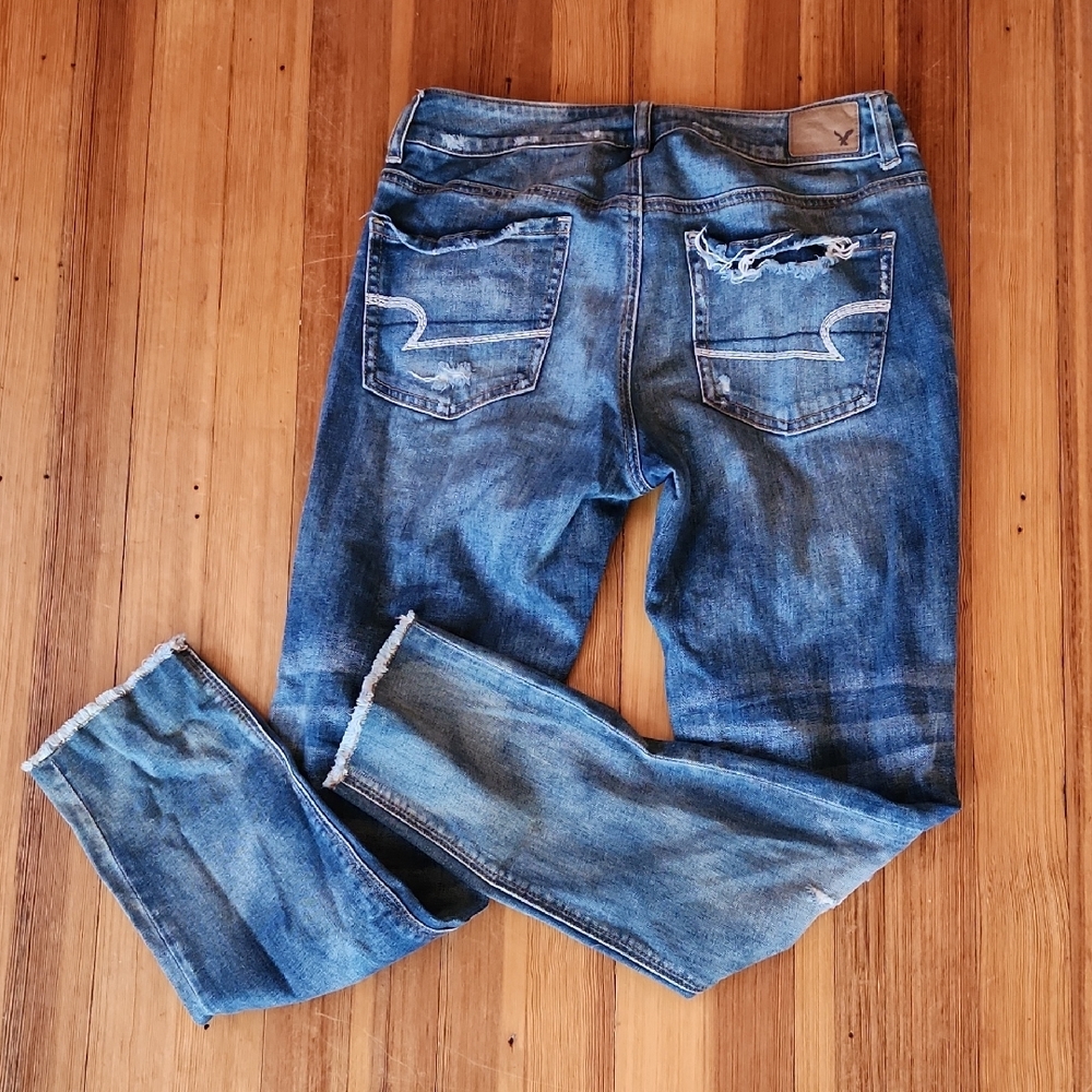 American Eagle Outfitters Ripped Blue Jeans W/ Bonus all Cotton Bandanas - Picture 4 of 5